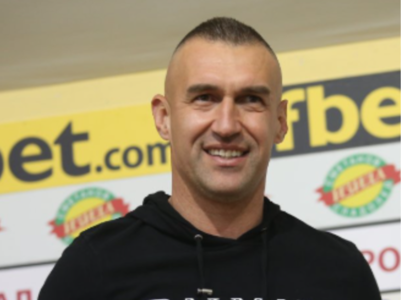 Камбуров предрече бляскаво бъдеще на Хуан Переа със „синята“ фланелка